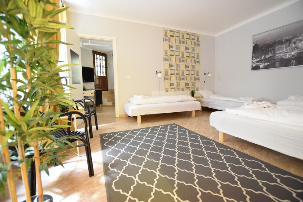 Budget Apartment By Hi5 - Revai Koz Βουδαπέστη Εξωτερικό φωτογραφία